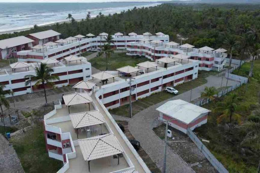 Condomi. Praia Da Perola -Beira Mar-Ilheus/Itacare Ngoại thất bức ảnh